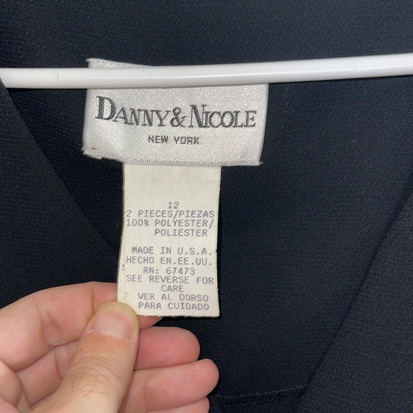 Danny & Nicole 1 button closure black cape, size 12 - Picture 4 of 11